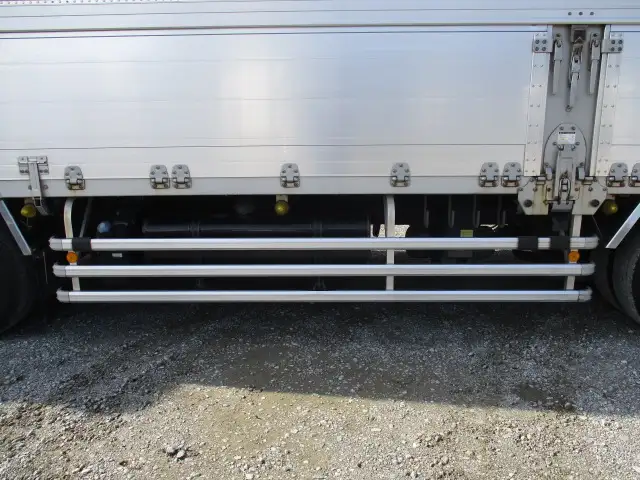 平成26年09月中古大型アルミバン・ウィング日野プロフィアの画像18