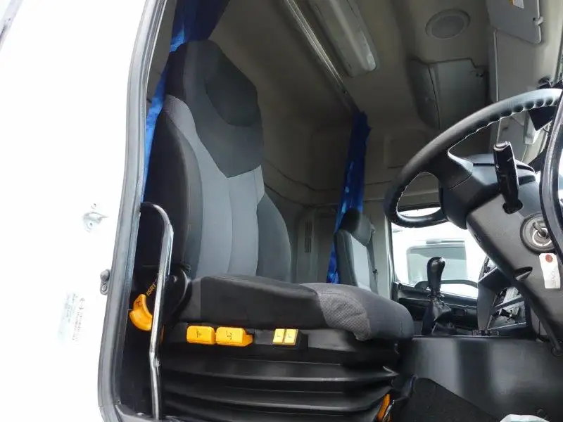 平成28年11月中古大型アルミバン・ウィング日野プロフィアの画像12