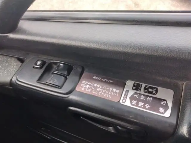 平成23年08月中古大型ミキサー車・高所作業車・その他特装車日野プロフィアの画像15