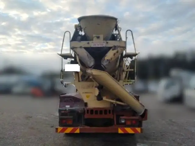 平成23年08月中古大型ミキサー車・高所作業車・その他特装車日野プロフィアの画像21