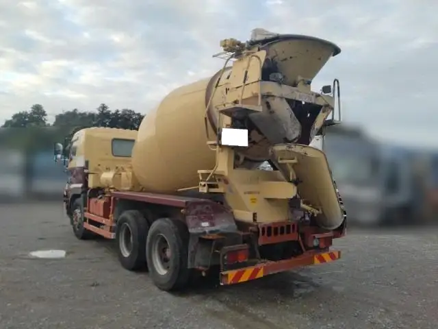 平成23年08月中古大型ミキサー車・高所作業車・その他特装車日野プロフィアの画像4