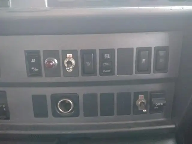 平成23年08月中古大型ミキサー車・高所作業車・その他特装車日野プロフィアの画像9