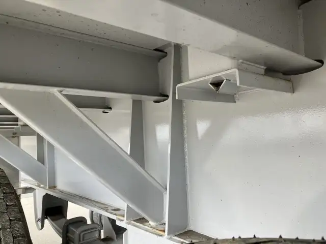 ☆車検付き(R7.10.27)☆ 令和5年 東邦 13M3軸フラットトレーラー シングル引き スーパーシングル 積載:29,000㎏ 第五輪:10,570㎏以上の画像20