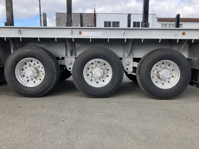 ☆車検付き(R7.10.27)☆ 令和5年 東邦 13M3軸フラットトレーラー シングル引き スーパーシングル 積載:29,000㎏ 第五輪:10,570㎏以上の画像28