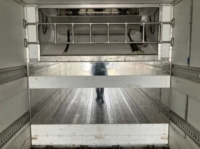 平成28年02月中古大型冷凍バン・ウィング日産UDクオンの画像15