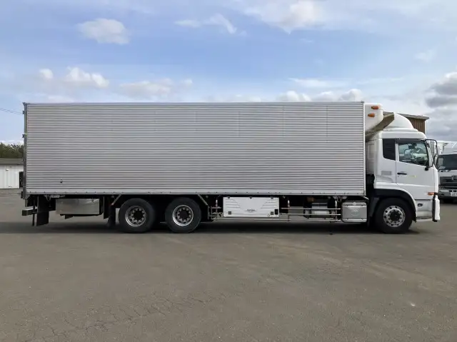 平成28年02月中古大型冷凍バン・ウィング日産UDクオンの画像4