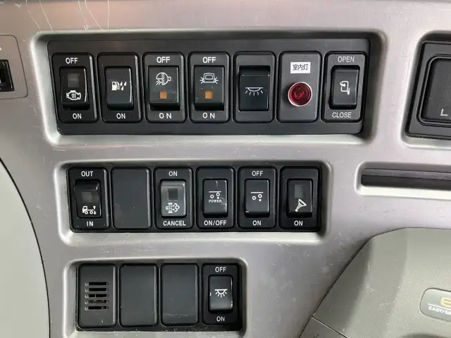 平成28年02月中古大型冷凍バン・ウィング日産UDクオンの画像51