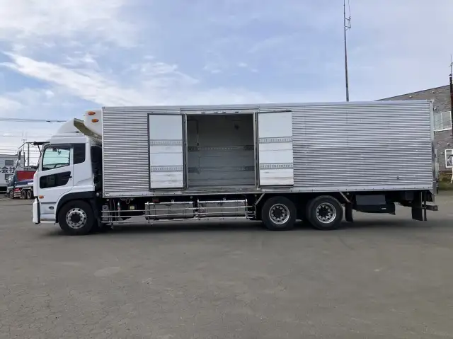 平成28年02月中古大型冷凍バン・ウィング日産UDクオンの画像9