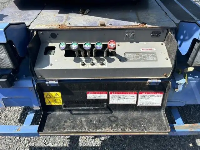 平成27年03月中古小型ミキサー車・高所作業車・その他特装車いすゞフォワードの画像21