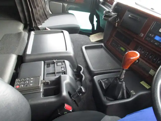 平成30年02月中古大型トラクタヘッド日野プロフィアの画像29