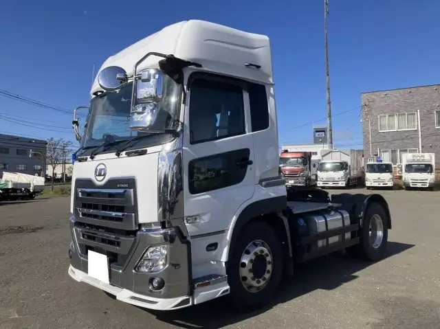 令和04年04月中古大型トラクタヘッド日産UDクオンの画像1