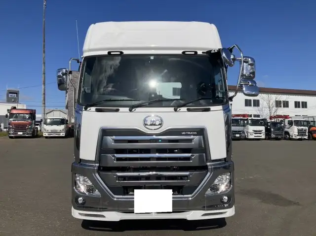 令和04年04月中古大型トラクタヘッド日産UDクオンの画像2