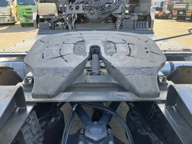 令和04年04月中古大型トラクタヘッド日産UDクオンの画像12