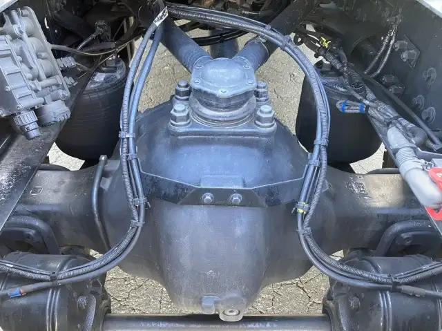 令和04年04月中古大型トラクタヘッド日産UDクオンの画像15