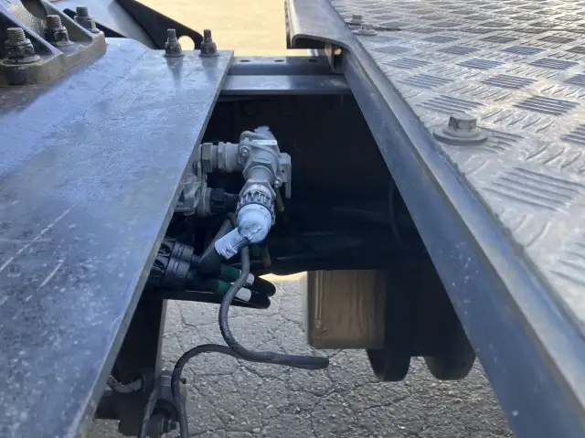 令和04年04月中古大型トラクタヘッド日産UDクオンの画像20