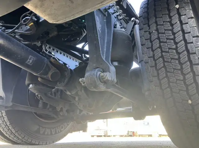 令和04年04月中古大型トラクタヘッド日産UDクオンの画像23