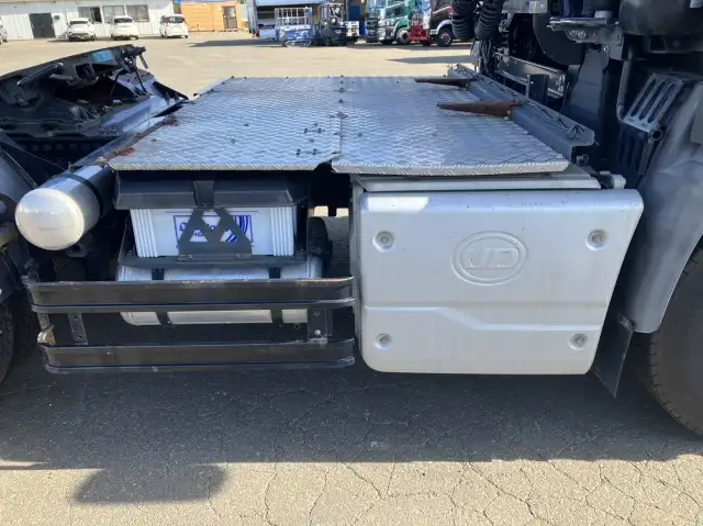 令和04年04月中古大型トラクタヘッド日産UDクオンの画像25