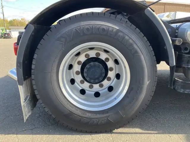 令和04年04月中古大型トラクタヘッド日産UDクオンの画像27