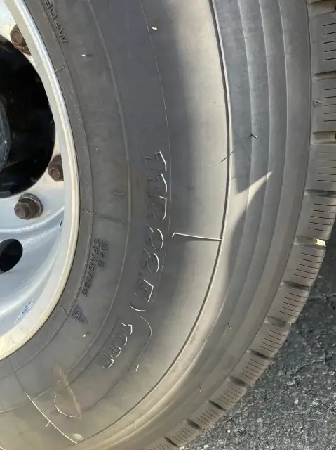 令和04年04月中古大型トラクタヘッド日産UDクオンの画像28