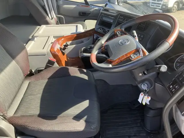 令和04年04月中古大型トラクタヘッド日産UDクオンの画像30