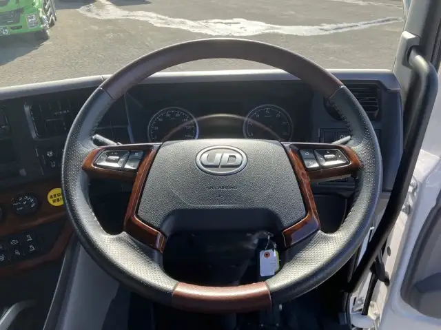 令和04年04月中古大型トラクタヘッド日産UDクオンの画像32