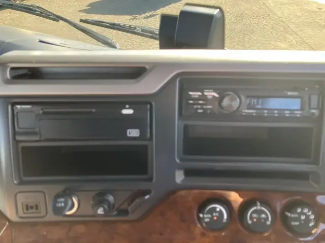 令和04年04月中古大型トラクタヘッド日産UDクオンの画像38