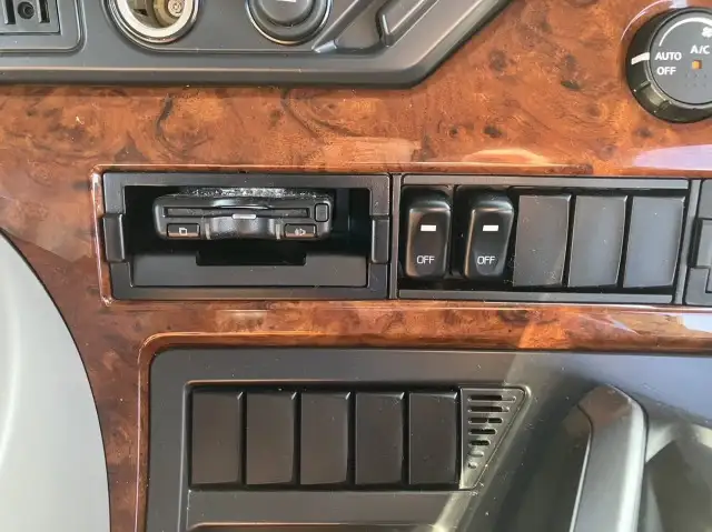 令和04年04月中古大型トラクタヘッド日産UDクオンの画像40