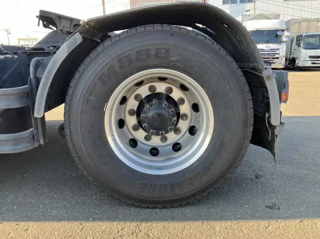 ☆車検付き(R7.3.26)☆ 令和5年 いすゞ トラクタ 中間尺 ハイルーフ デフロック付 リターダ 420馬力 MT 第五輪:11,500㎏ 距離:14万㎞の画像30