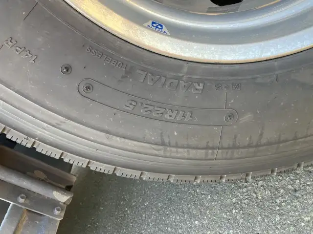 ☆車検付き(R7.3.26)☆ 令和5年 いすゞ トラクタ 中間尺 ハイルーフ デフロック付 リターダ 420馬力 MT 第五輪:11,500㎏ 距離:14万㎞の画像31