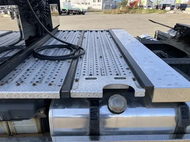 令和02年08月中古大型トラクタヘッド日野プロフィアの画像9