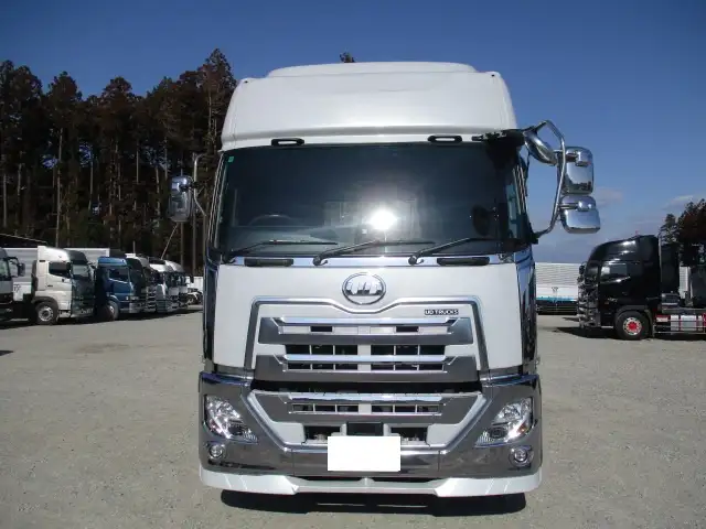 令和03年10月中古大型トラクタヘッド日産UDクオンの画像2