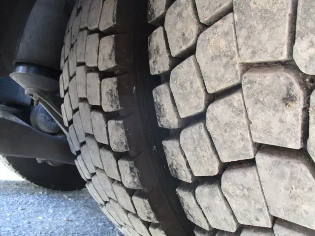 令和03年10月中古大型トラクタヘッド日産UDクオンの画像14