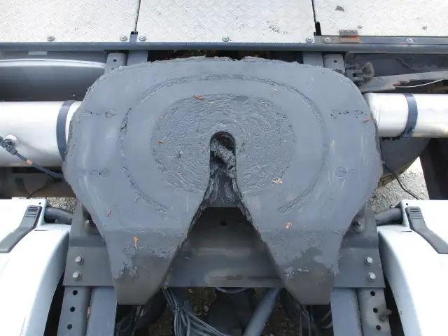 令和03年10月中古大型トラクタヘッド日産UDクオンの画像24