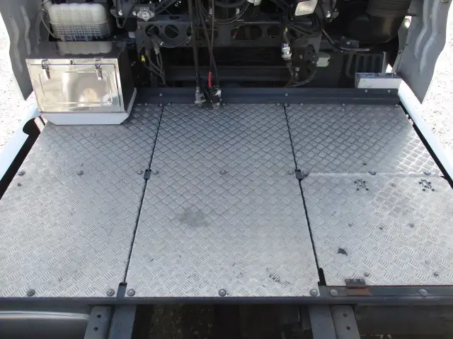 令和03年10月中古大型トラクタヘッド日産UDクオンの画像26