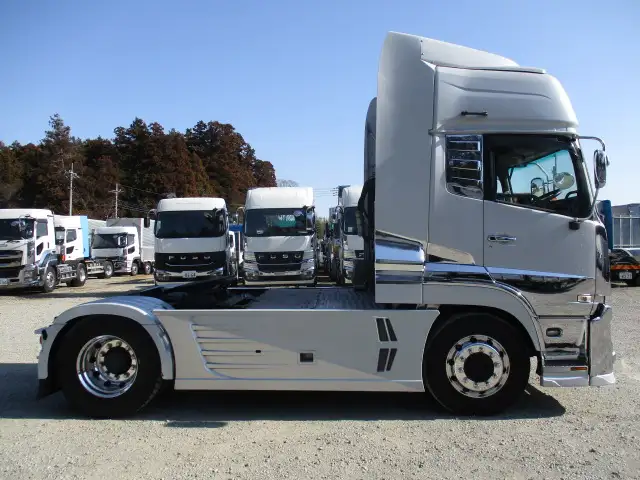 令和03年10月中古大型トラクタヘッド日産UDクオンの画像4