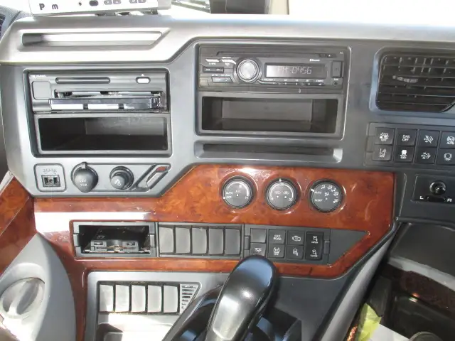 令和03年10月中古大型トラクタヘッド日産UDクオンの画像35