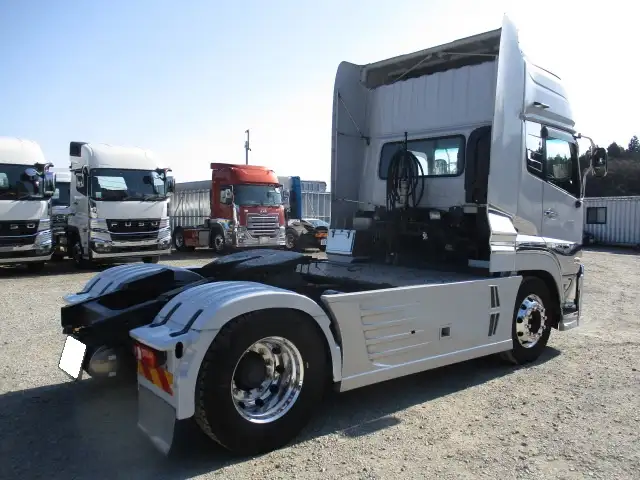 令和03年10月中古大型トラクタヘッド日産UDクオンの画像5