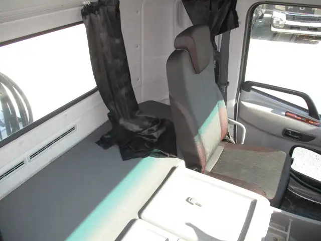 令和03年10月中古大型トラクタヘッド日産UDクオンの画像45