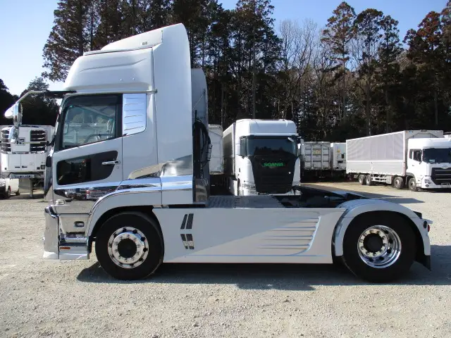 令和03年10月中古大型トラクタヘッド日産UDクオンの画像8