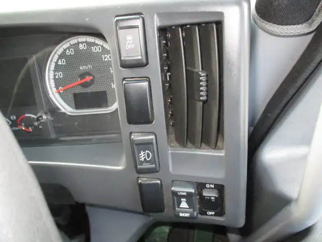 令和01年/平成31年09月中古中型平ボディいすゞフォワードの画像40