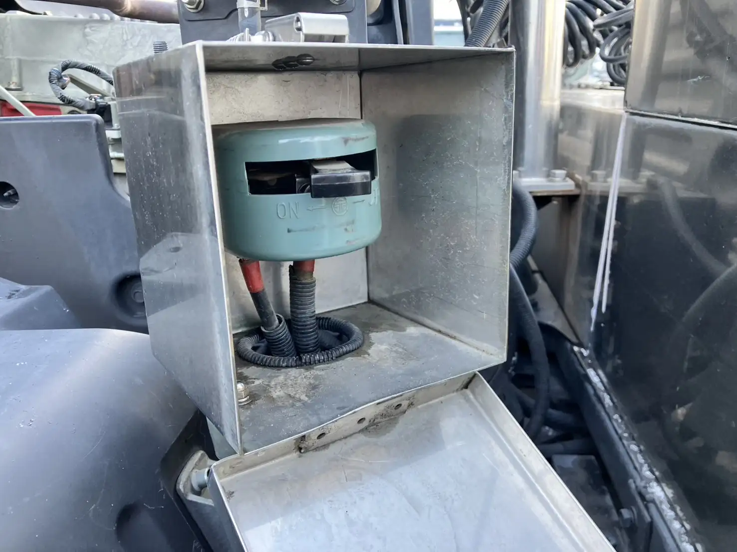 令和02年06月中古大型トラクタヘッド日野プロフィアの画像37