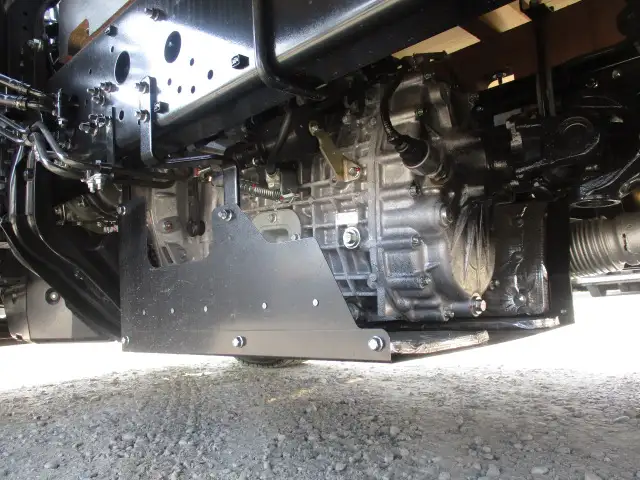 ★未使用車★　R6　三菱　4tアルミ平ボデー　6200ワイド　220馬力　MT　東洋ボデー　融雪仕様　５方開　の画像17