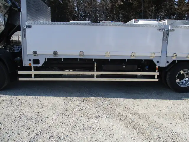 ★未使用車★　R6　三菱　4tアルミ平ボデー　6200ワイド　220馬力　MT　東洋ボデー　融雪仕様　５方開　の画像19