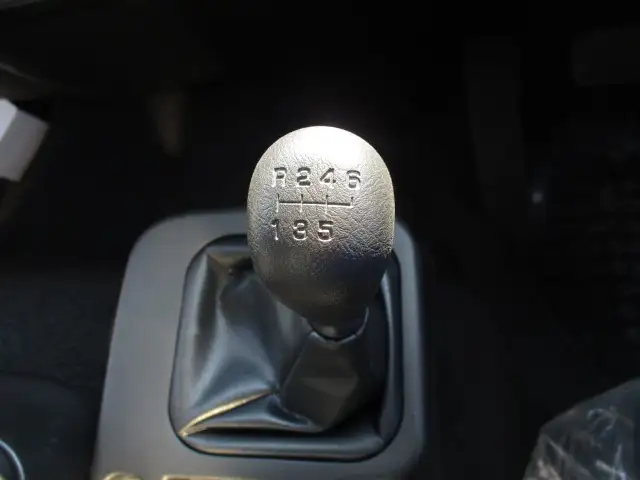 ★未使用車★　R6　三菱　4tアルミ平ボデー　6200ワイド　220馬力　MT　東洋ボデー　融雪仕様　５方開　の画像35