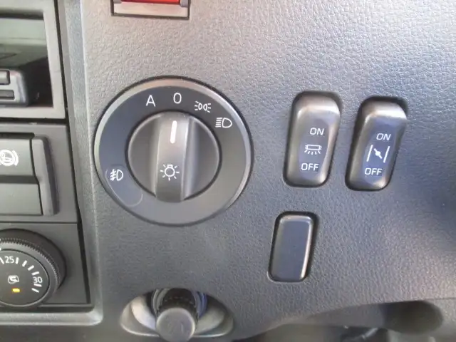 ★未使用車★　R6　三菱　4tアルミ平ボデー　6200ワイド　220馬力　MT　東洋ボデー　融雪仕様　５方開　の画像40