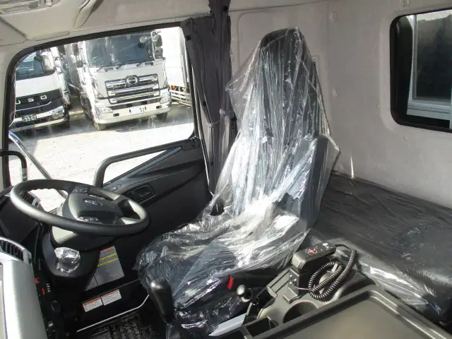 ★未使用車★　R6　三菱　4tアルミ平ボデー　6200ワイド　220馬力　MT　東洋ボデー　融雪仕様　５方開　の画像46