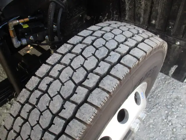 ★未使用車★　R6　三菱　4tアルミ平ボデー　6200ワイド　220馬力　MT　東洋ボデー　融雪仕様　３方開　の画像11