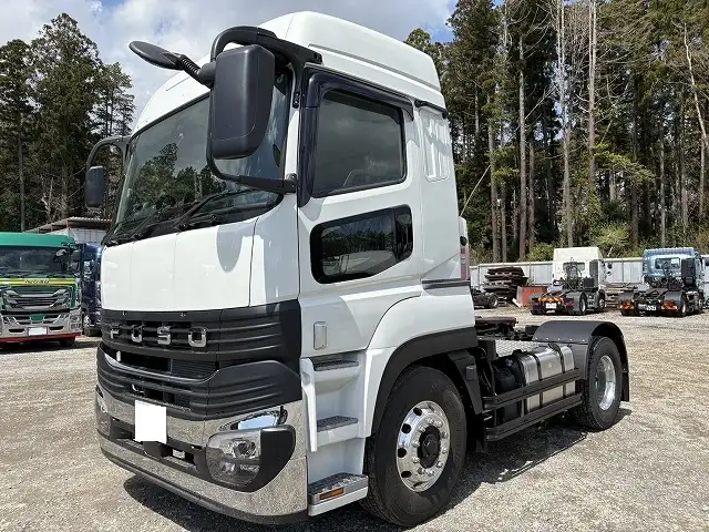 未使用車！車検付！　令和6年　三菱　トラクタヘッド　距離：1,000㎞未満　第五輪荷重：11,500㎏　AT（2ペダル）　の画像1