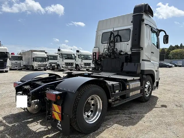 未使用車！車検付！　令和6年　三菱　トラクタヘッド　距離：1,000㎞未満　第五輪荷重：11,500㎏　AT（2ペダル）　の画像5