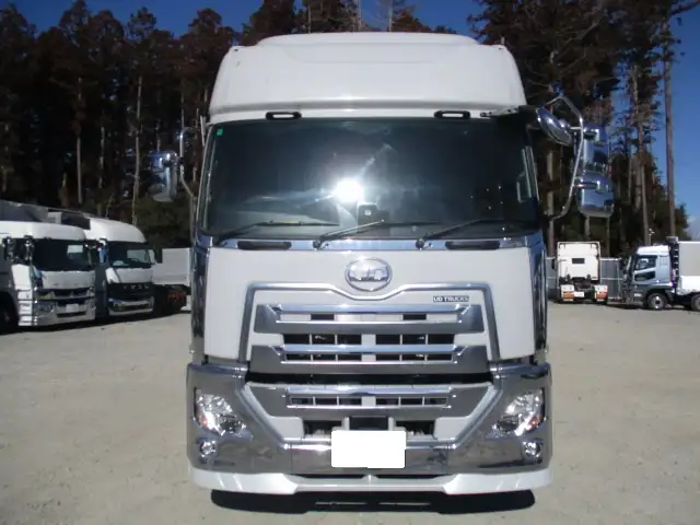 令和04年02月中古大型トラクタヘッド日産UDクオンの画像2